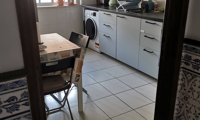 Sacavem Apartment | Lovely Apartment - Shared Spaces. n10 minutes drive from Lisbon Airport.