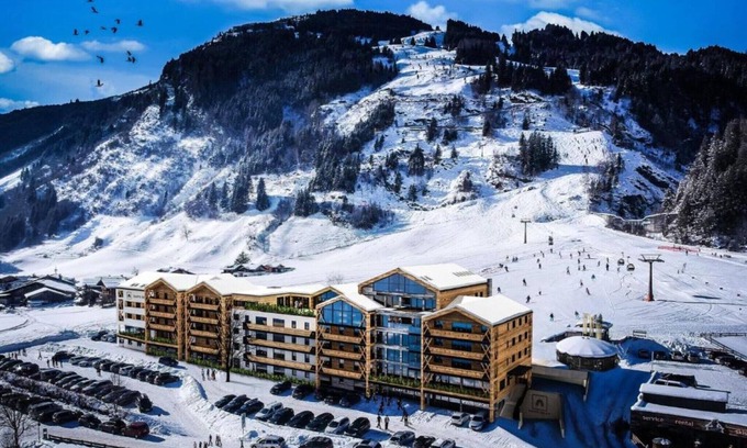 Rauris Apartment | Lovely apartment with mountain views