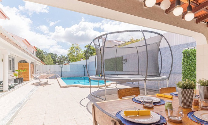 Corroios Villa | Lovely Aroeira Villa | 3 Bedrooms | Villa Martha | Pleasant Pool Area | Great.
