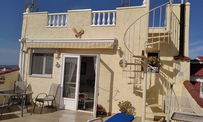 Rojales Apartment | Lovely bright and cosy studio apartment