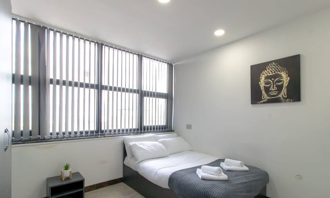Sunderland City Centre Apartment | Lovely Budget Sunderland Studio with Great Views