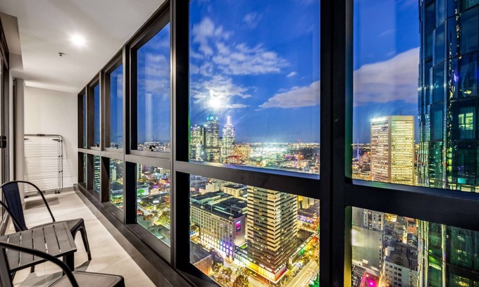 Melbourne Central Business District Apartment | Lovely City Escape with 2 Bedrooms, 2 Bathrooms Unit in Melbourne Central