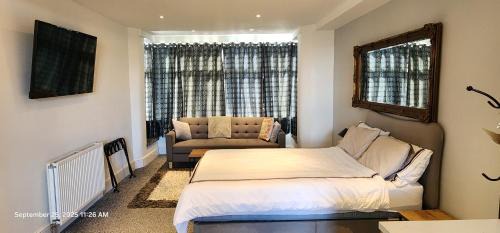 Hillsborough Apartment | Lovely Commodious, Private Charming Studio, En Suite