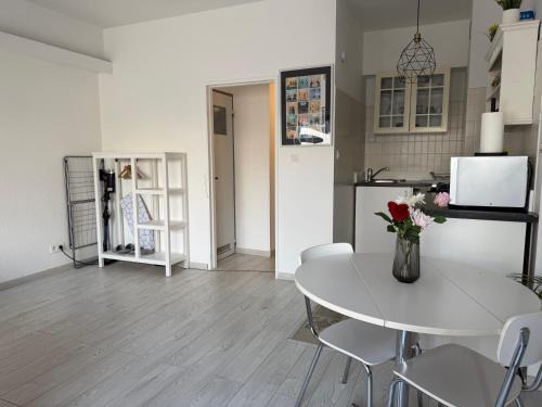 Upper Town Apartment | Lovely condo next to European Area