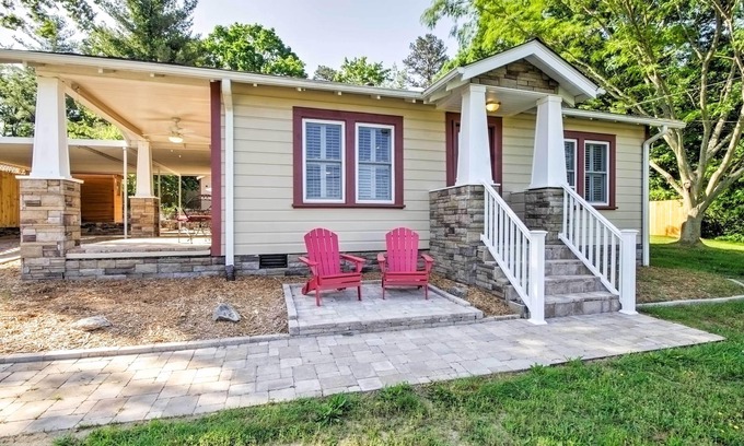 Swannanoa Cottage | Lovely Cottage w/Sauna & Fire Pit Near Asheville!