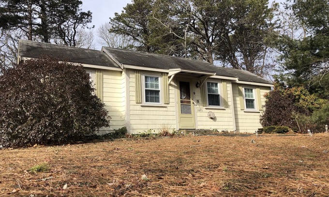 Eastham Cottage | Lovely Eastham Cottage with Private Back Yard (2217)