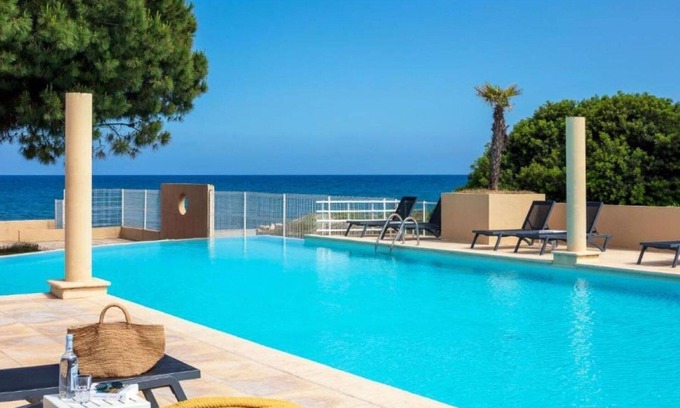 Santa-Lucia-di-Moriani Apartment | Lovely apartment for 4 guests with pool, internet, A/C, TV, pets allowed and parking