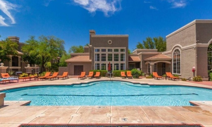 Oro Valley Condo | Lovely ground floor 2 bedroom condo with office