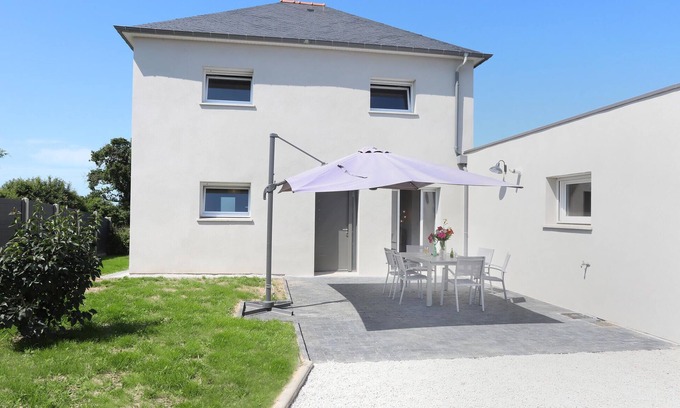 Saint-Meloir-des-Ondes House | Lovely home in Saint-Méloir-des-Ondes