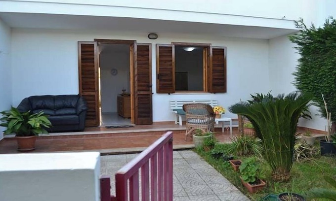 Torre dell'Orso Apartment | Lovely Holiday Apartment "Casa a Torre dell'Orso PT55" with Garden