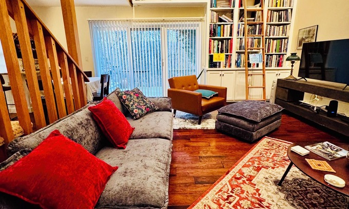 Williamstown House | Lovely Home for Your Berkshires Trip, Clark Museum or MASS MoCA Visit