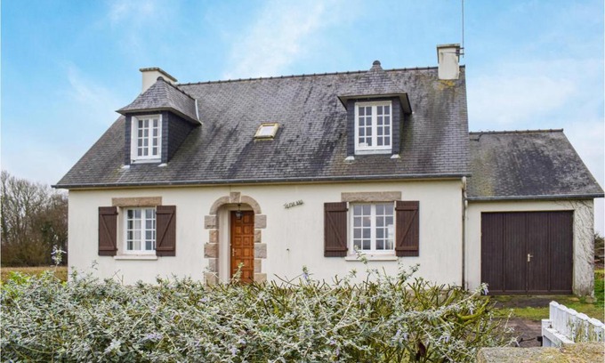 Pleherel-Plage-Vieux-Bourg House | Lovely Home In Sables Dor Les Pins