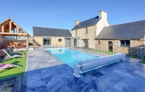 Kerlouet House | Lovely Home In Guisseny