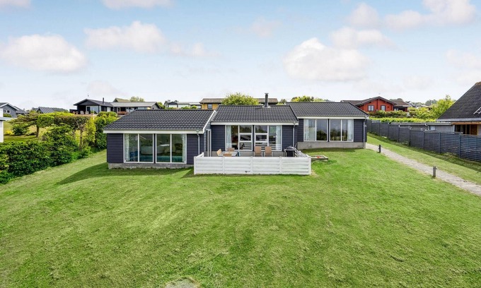 Skødshoved Strand House | Lovely home in Knebel with sauna