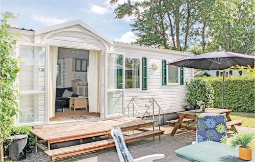 Tzummarum House | Lovely Home In Tzummarum With Wifi