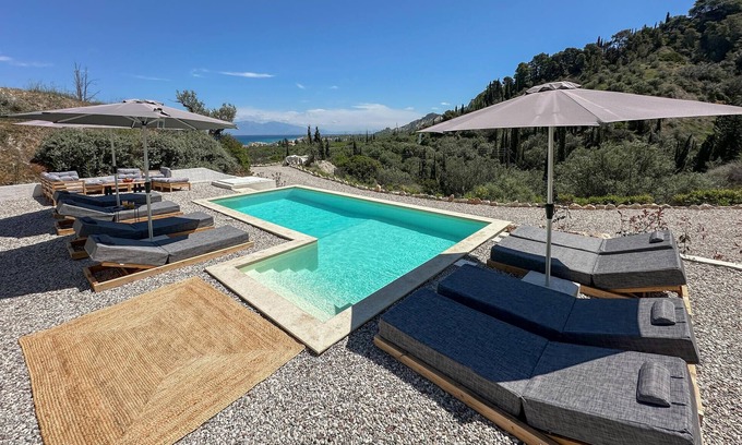 Evrostina House | Lovely home in Xylokastro with WiFi