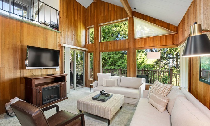Sudden Valley House | Lovely home with water views & office - great for families