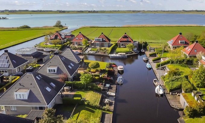 Hemelum House | Lovely house by the water. Perfect for those enjoying water sports, cycling etc.