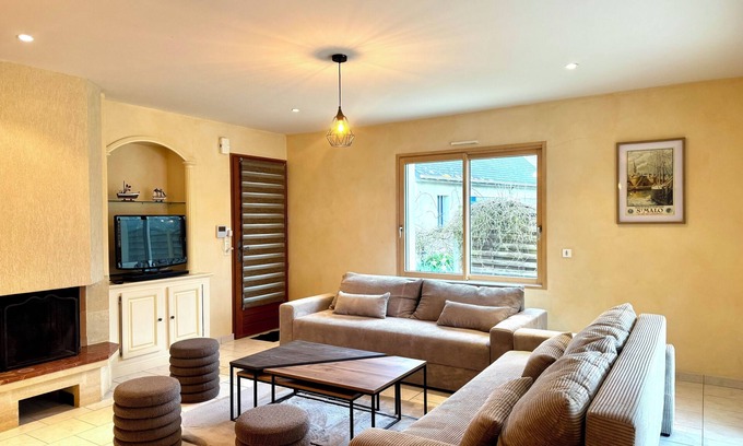 Pleslin-Trigavou House | Lovely house only 15 mins from Dinard beaches