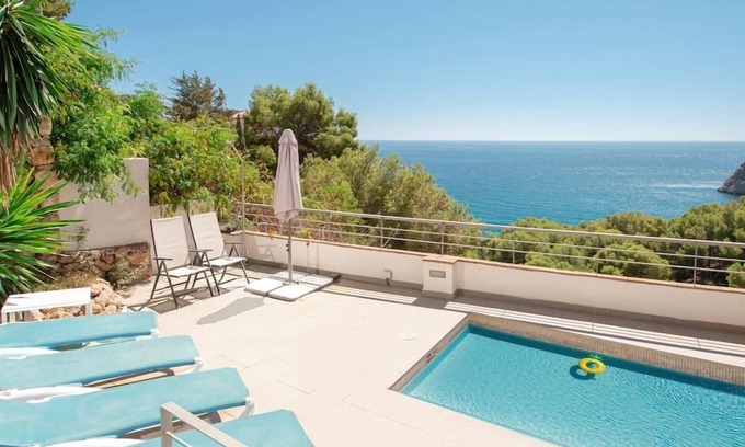 Almunecar Villa | Lovely house with sunny terraces, heated pool and sauna