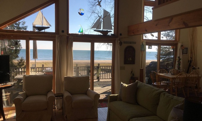 Oscoda House | Lovely Lake Huron House on Beautiful sandy Beach