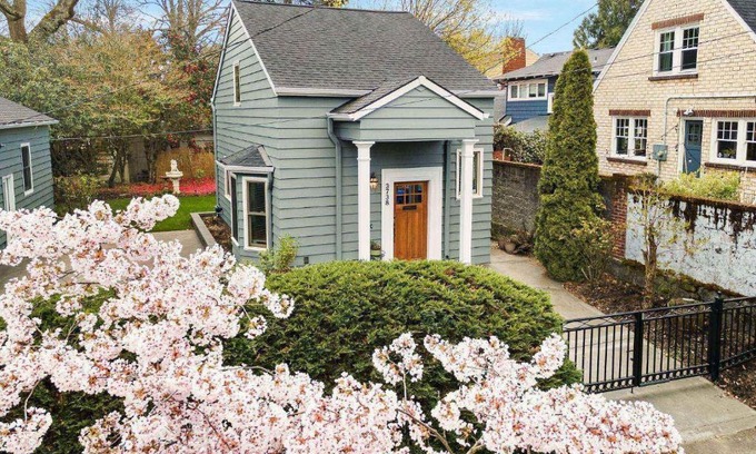 Laurelhurst House | Lovely Laurelhurst Living