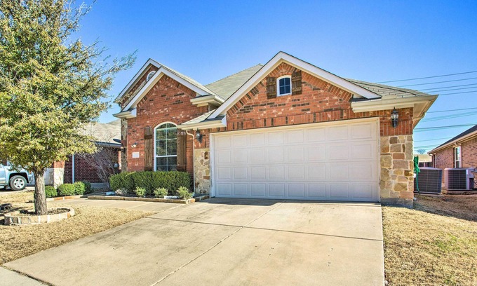 Little Elm House | Lovely Little Elm House w/ Backyard!
