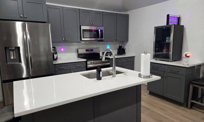 Central Oklahoma City House | Lovely New 3br/2br Home near Downtown/OU/Hospitals/Resort/Arena