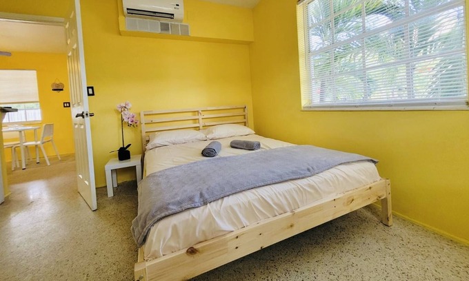 Flagler Village House | Lovely One Bedroom with Kitchen Near the Beach In Fort Lauderdale