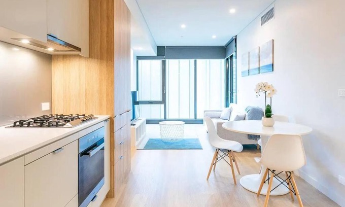 Sydney Central Business District Apartment | Lovely One Bedroom + Study with Infinity Pool