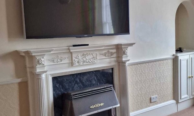 Old Town Apartment | Lovely Spacious Flat in Central Edinburgh Walk Any Where