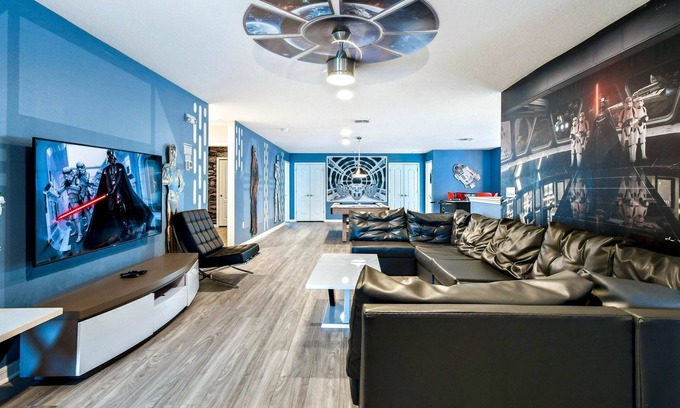 Four Corners House | Lovely themed 9BR House - Ideal for families!