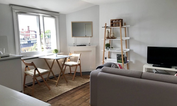Pembridge Apartment | Lovely top floor 1 bed flat - Notting Hill Gate