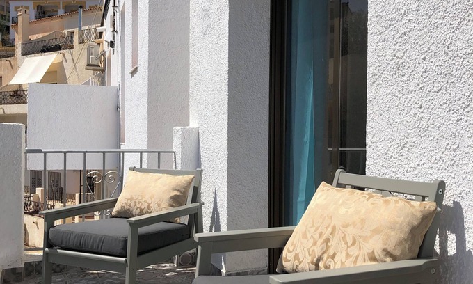 Bedar House | Lovely two bedroom villa. South facing sunny private terrace. Very accessible