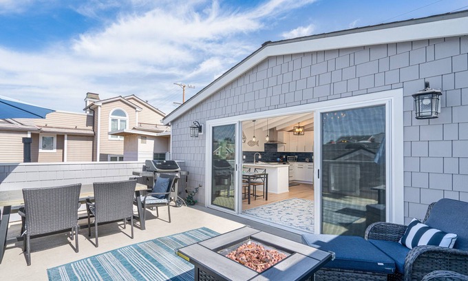Balboa Island House | Lovely Upper unit on Balboa Island