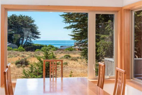 Sea Ranch House | Lovely Views - Walk To Shell Beach