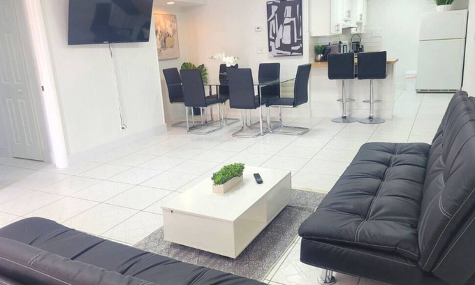Lake Ridge Apartment | ★Lovely1 BR Apt★ Minutes away to Fort Lauderdale/Las Olas Beach★