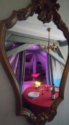 Saint-Amarin Apartment | LoveRoom thème cinéma