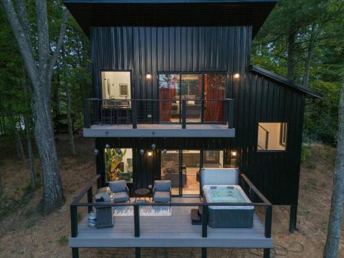 Campton House | Lovers Lookout LUX Stay Relax & Refresh