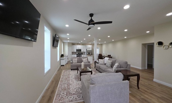 Bowling Green House | Loving Union Stay at Sunnyside Spacious 5-bedroom house Bowling Green-Sleeps 11