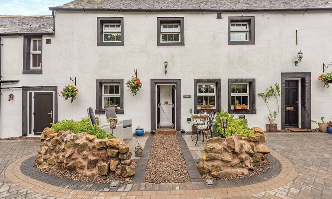 Cockermouth Cottage | Low Fold is a luxurious, one-bedroom cottage in Tallentire, near Cockermouth.