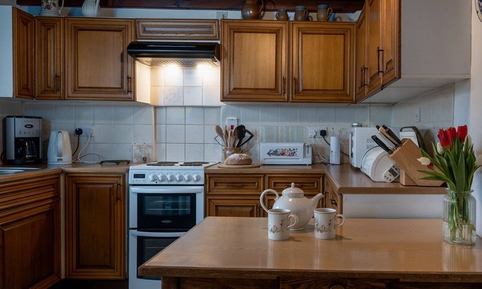 Muker House | Low Rigg, charming Swaledale house, gorgeous garden, dog-friendly, wifi sleeps 6