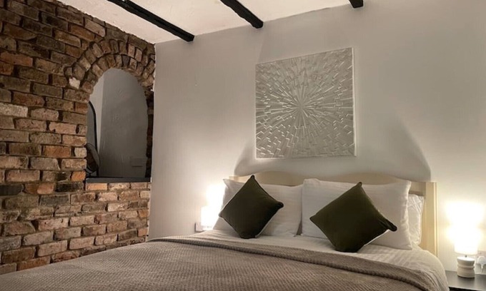 Holyhead Apartment | Lower Harbour watch