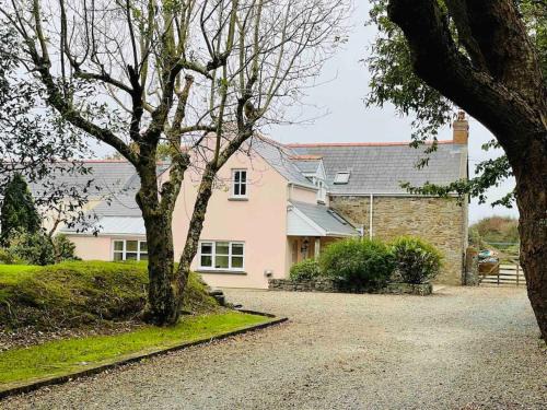 St Brides House | Lower South Hill A Special Country House Near The Sea