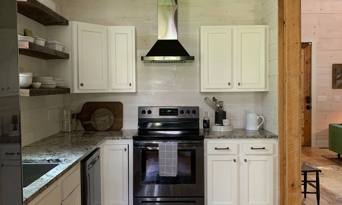 Mentone House | LOWER SUMMER RATES! Welcome to Ashwood House!