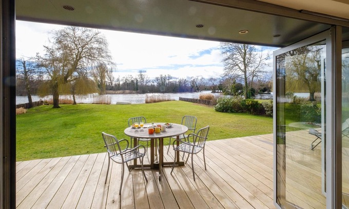 Thorpeness Cottage | Lowlands - sleeps 8 guests in 4 bedrooms