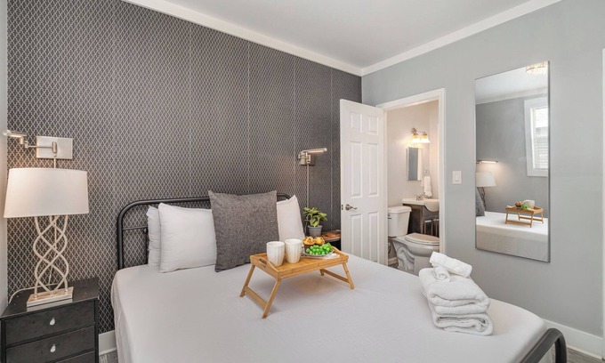 Nashville Cottage | Lucent Pearl - Private Patio - Near Broadway