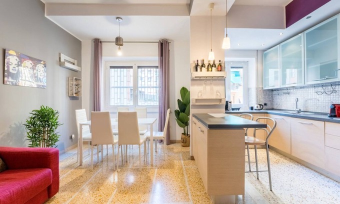 Ostiense Apartment | Luigi's Home, Spacious Apartment to San Paolo Metro
