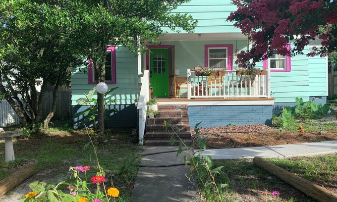 Sunset Park House | Lullaby By The Lake