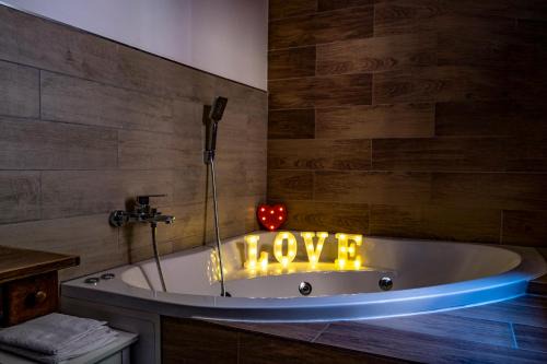 Lake Bracciano Bed & Breakfast | Luluxuryhouse